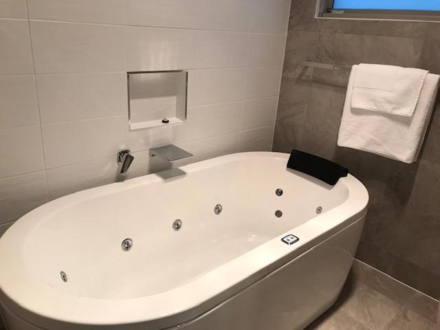 לאורה Bridal Falls Cottage מראה חיצוני תמונה